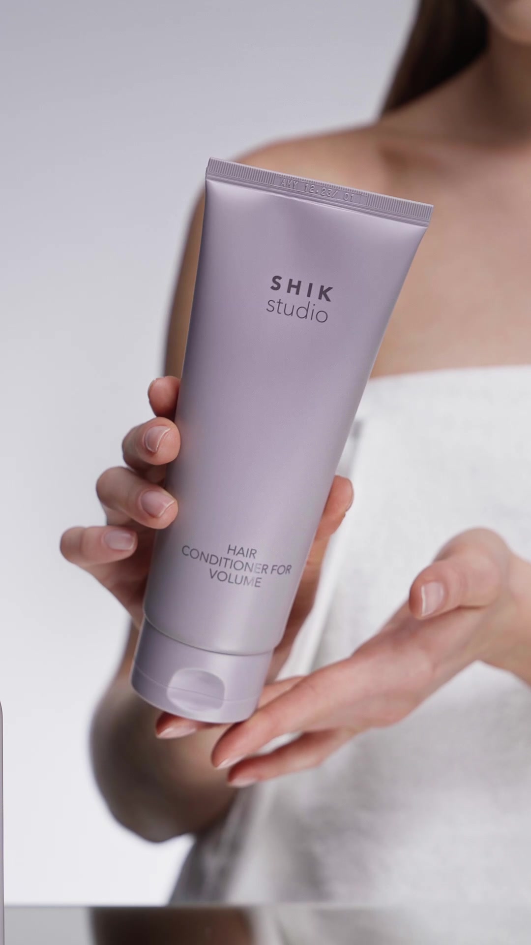Кондиционер для объема и восстановления волос по всей длине HAIR CONDITIONER FOR VOLUME — фото 1