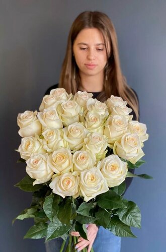 Изображение товара Монобукет "Эквадорские розы Канделайт", 25 шт от ИЛ фиоре. свежие цветы с доставкой