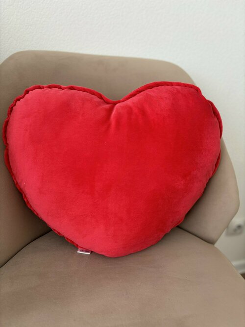 Подушка Сердце, красное, 47х40 см
