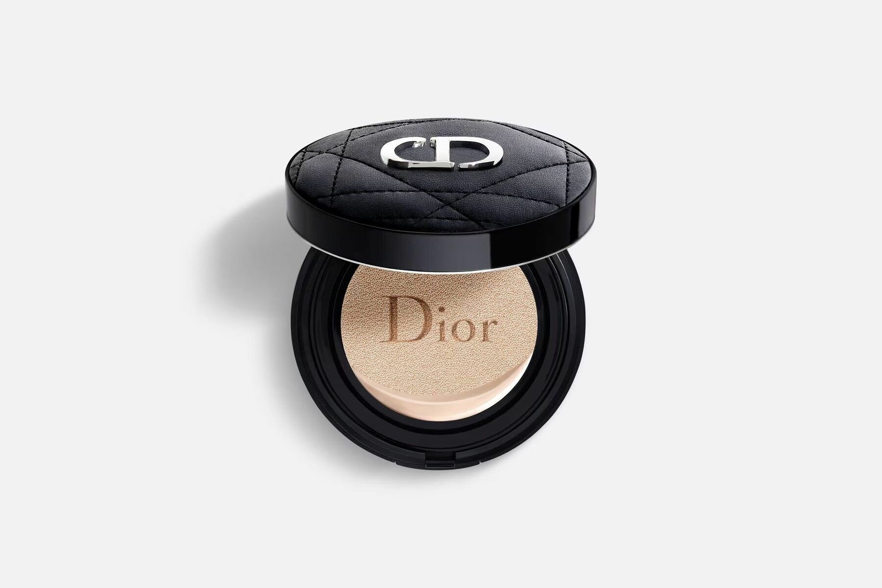 Кушон - тональная основа DIOR FOREVER 0N SPF 35+