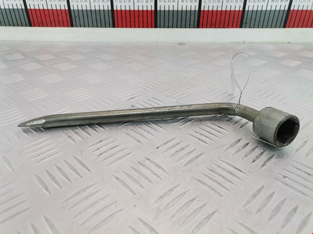 Ключ баллонный Mazda 323 BA N38069671 арт. 1464805