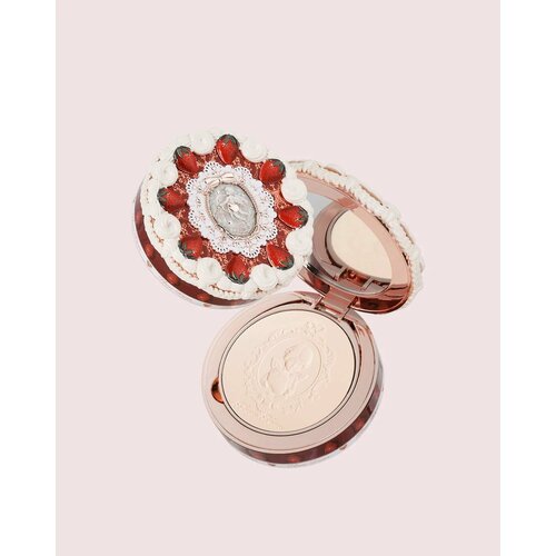 Пудра Flower knows Strawberry Cupid 02 Ivory Beige