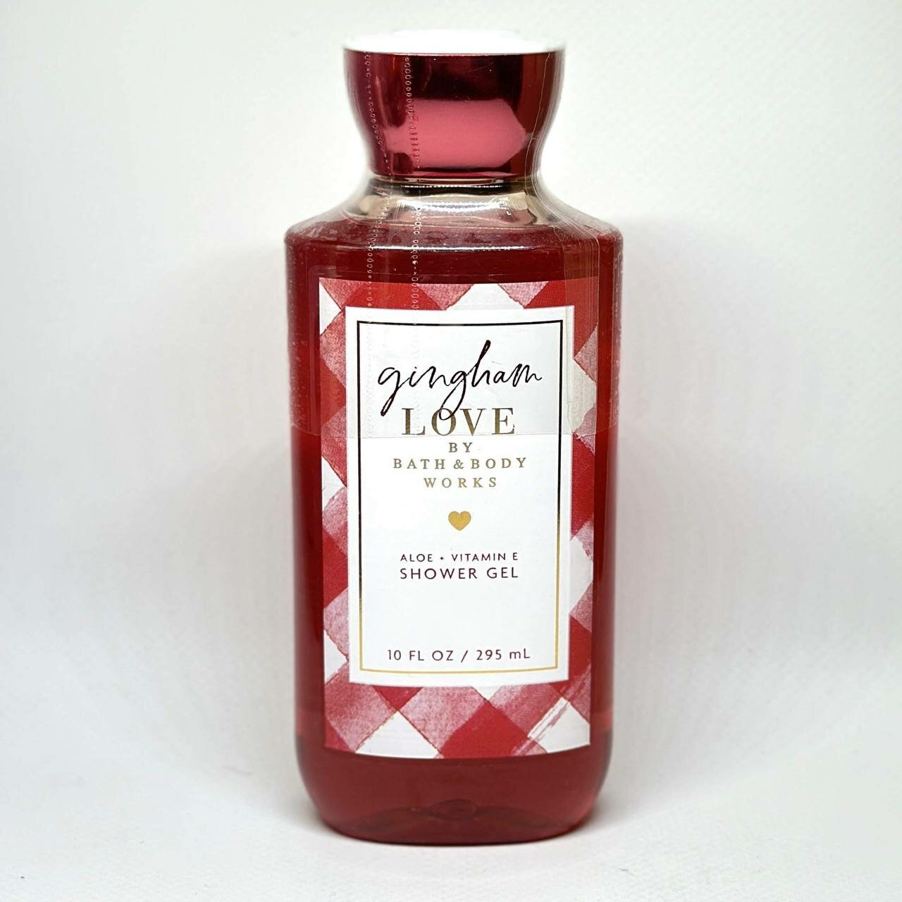 Гель для душа "Gingham Love от Bath and body works" с маслом ши, алоэ и витамином Е.