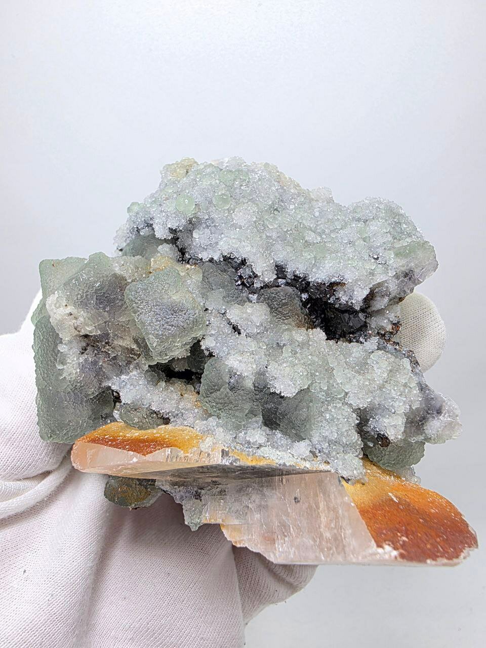 Флюорит с кальцитом и кварцем 102 мм, 461 г. — фото 1