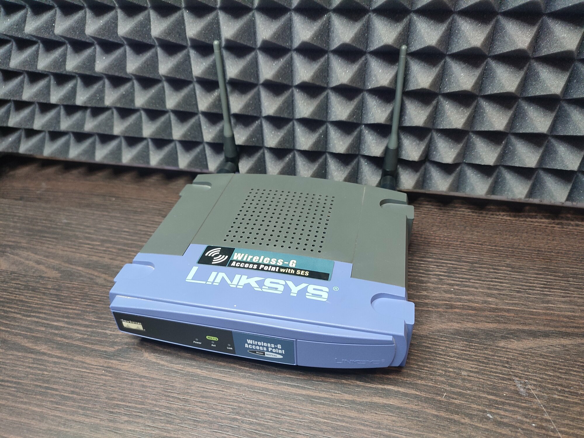 Точка доступа LinkSys Wireless-G Access Point WAP54G