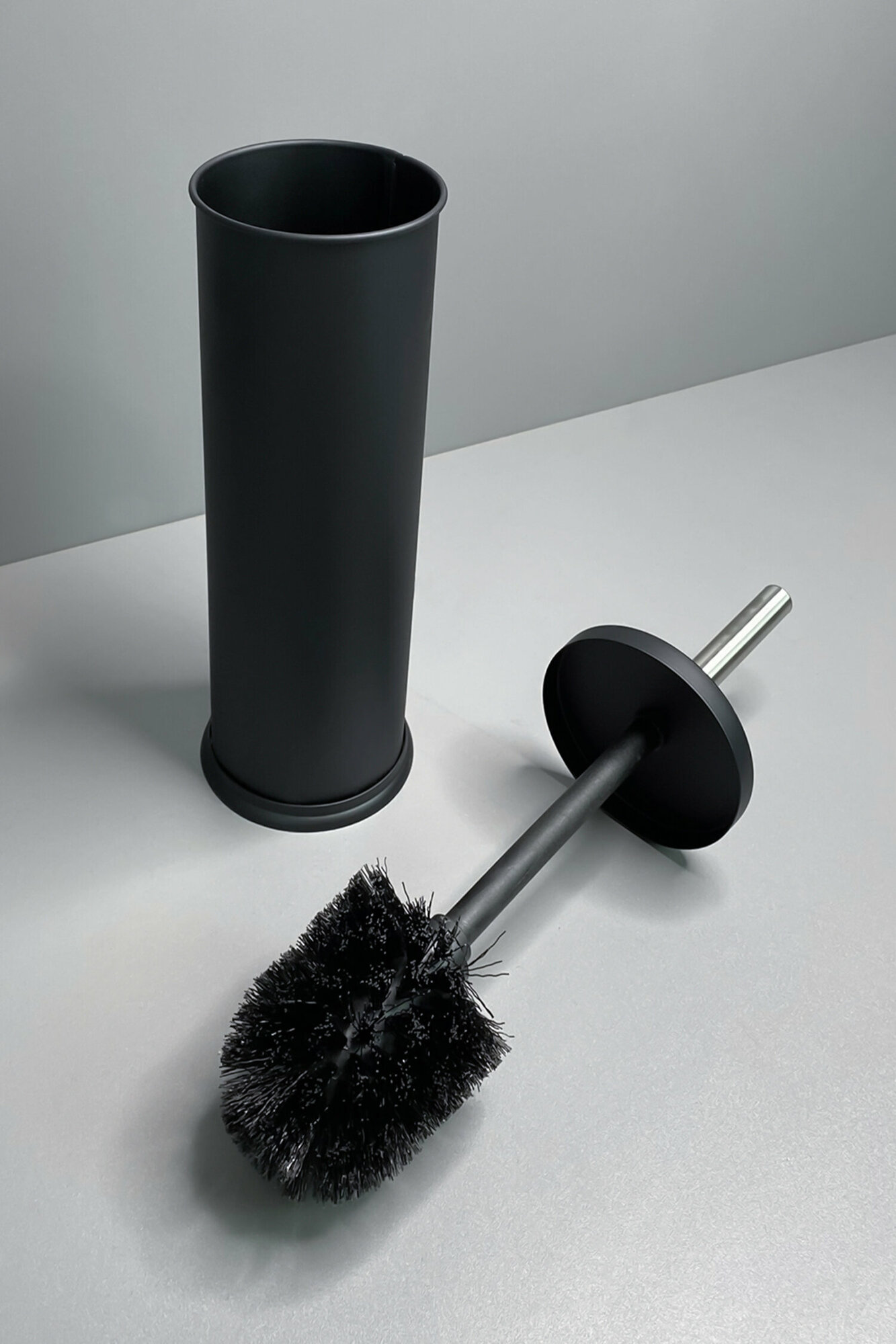Ершик туалетный My Space SW6706BL с контейнером сталь + пластик цвет Черный матовый d10.4xh38 см
