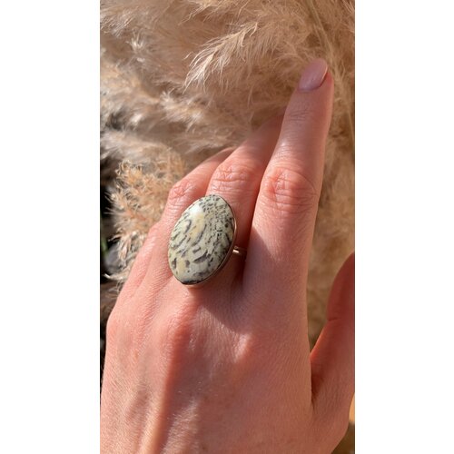 Кольцо True Stones, размер 19, бежевый