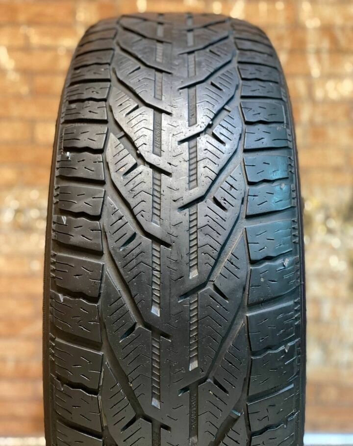 Tigar Winter 215/60 R16