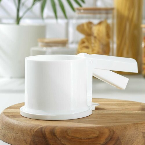 Просеиватель для муки Альтернатива 22 12 см 490₽