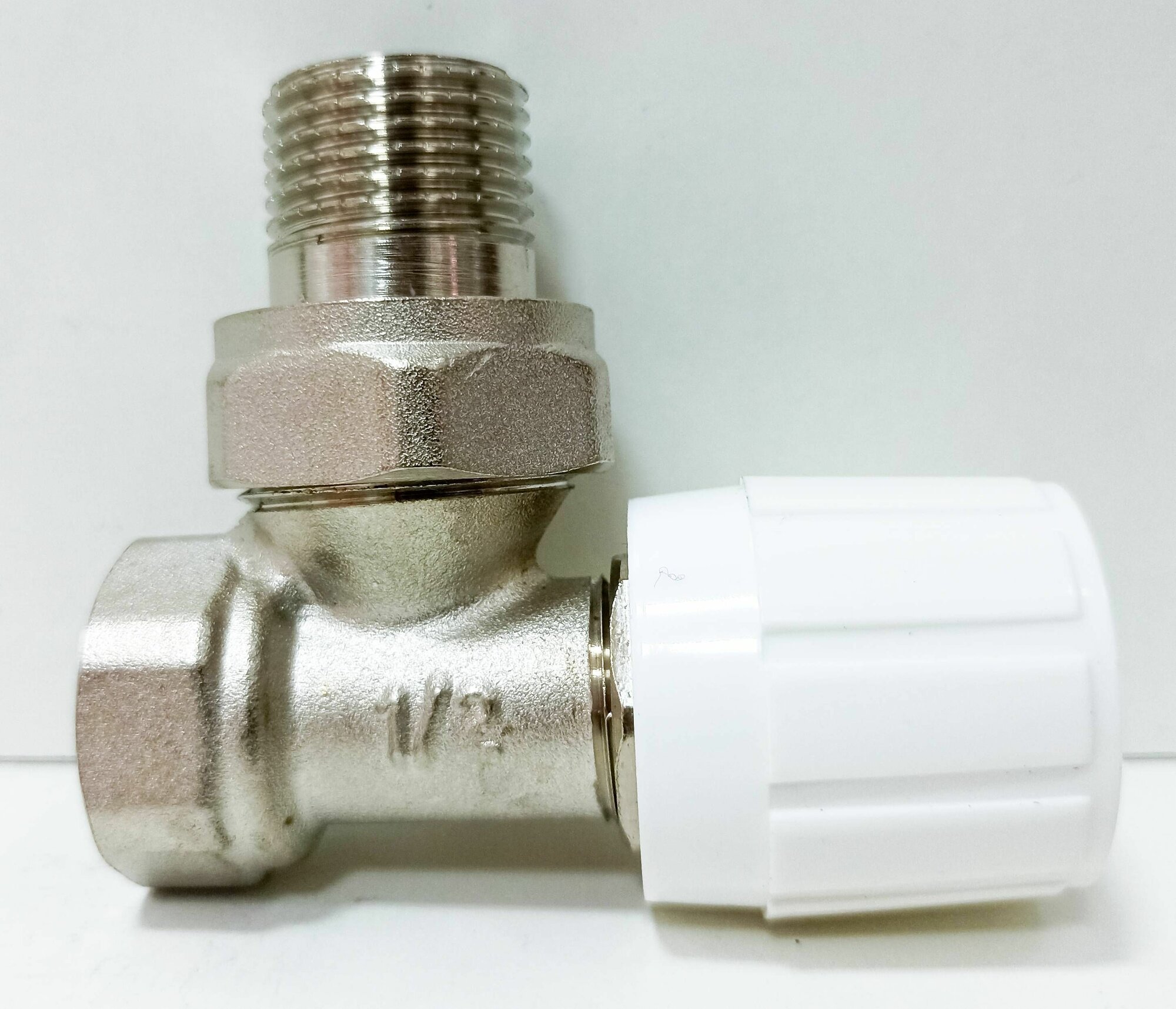 фото Кран радиатора регулировочный 1/2 угловой VALFEX арт. VF.07. R.04