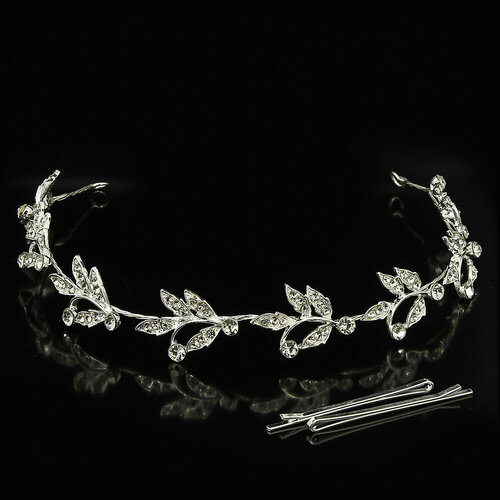 Диадема с стразами 740₽