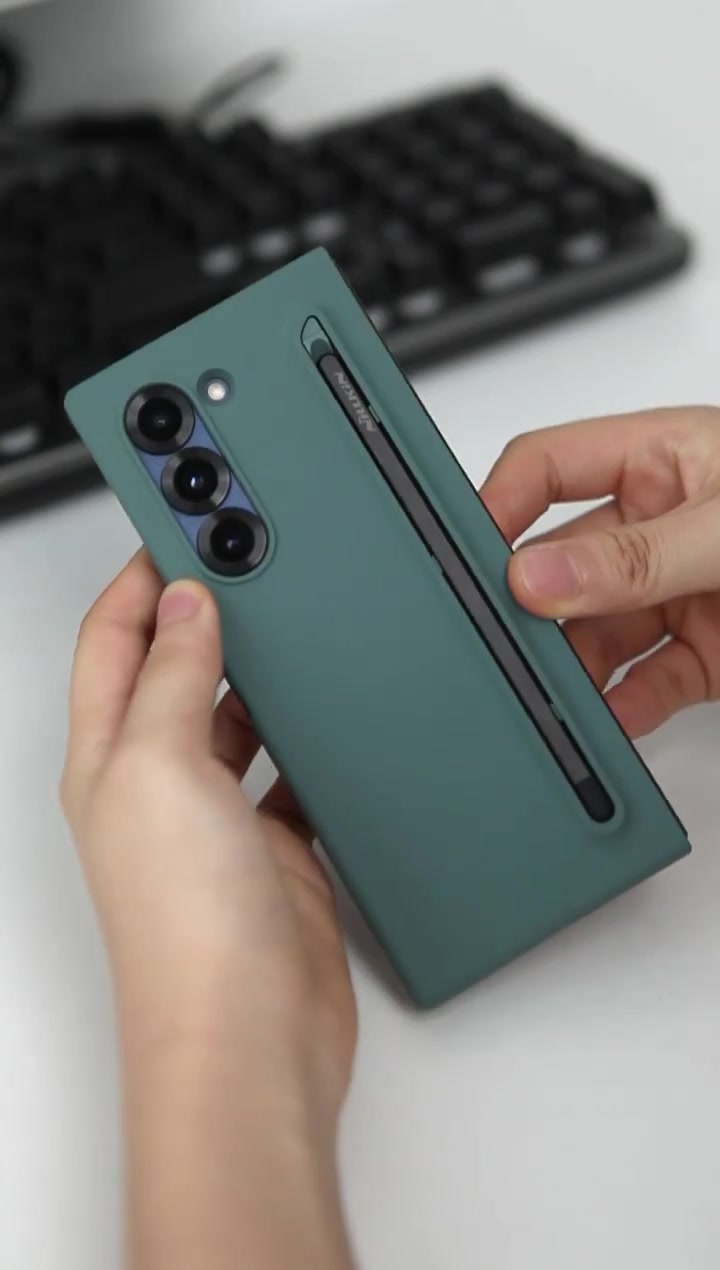 Складной чехол Nillkin для Samsung Galaxy Z Fold 6 5G со стилусом S-Pen, жидкий силиконовый чехол с защитой от отпечатков пальцев для Z Fold 6, чехлы, Black, Для Galaxy Z Fold6 — фото 1