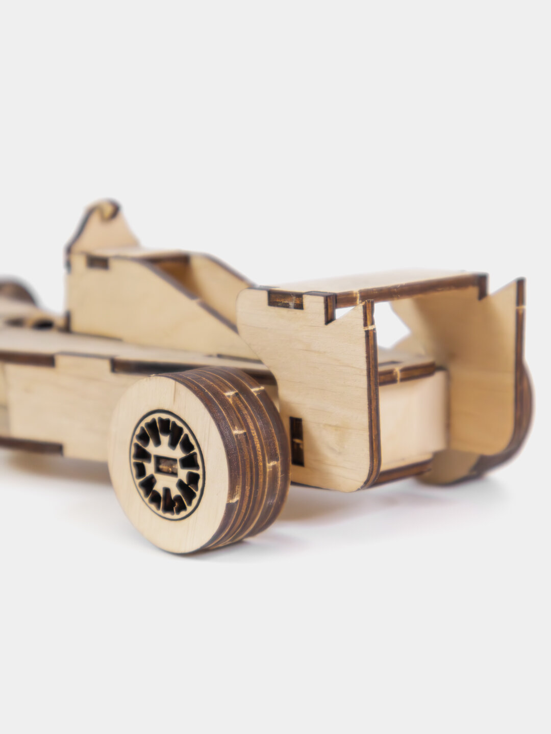 Конструктор "Гоночный болид Формула-1" из фанеры. сборка клеем — фото 1