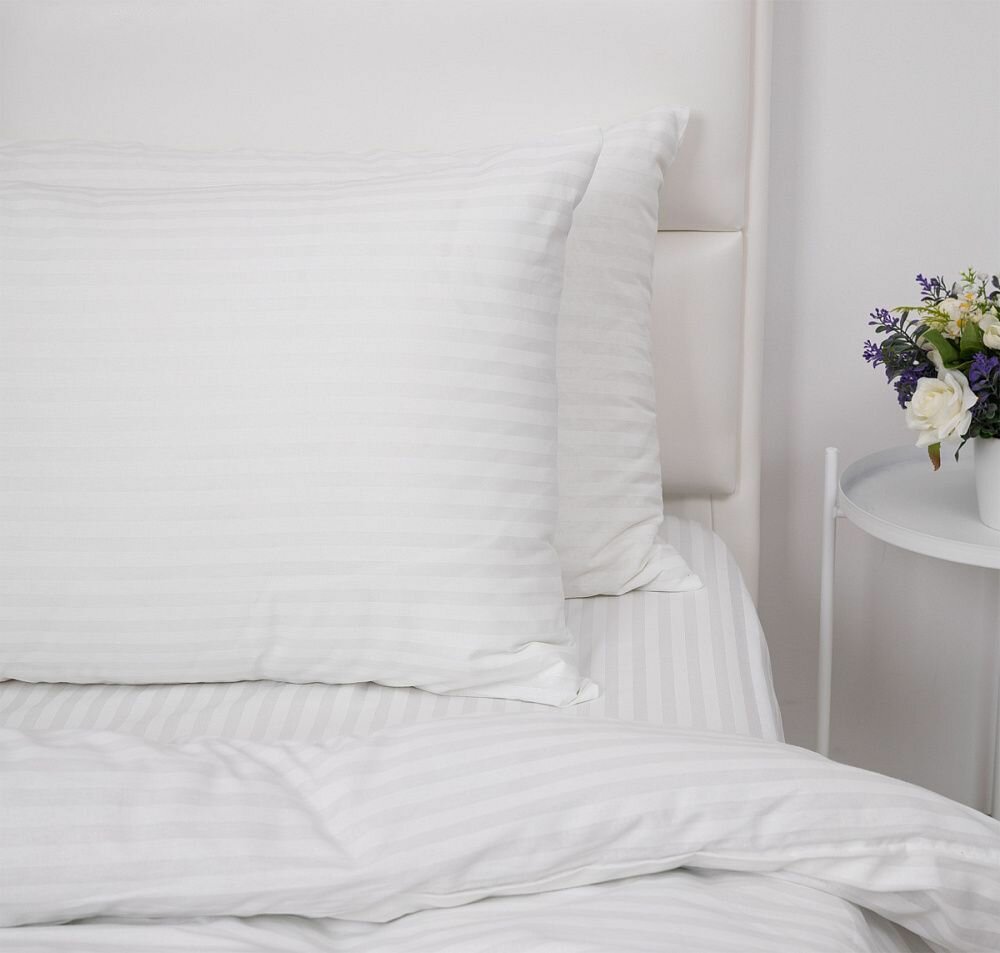 Комплект постельного белья "Страйп" Белый 1,5 спальный с простыней на резинке 90x200 и наволочками 50х70 см