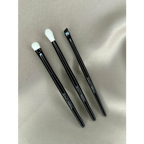 Набор кистей 3 шт. для бровей, для растушевки теней и для мягких стрелок