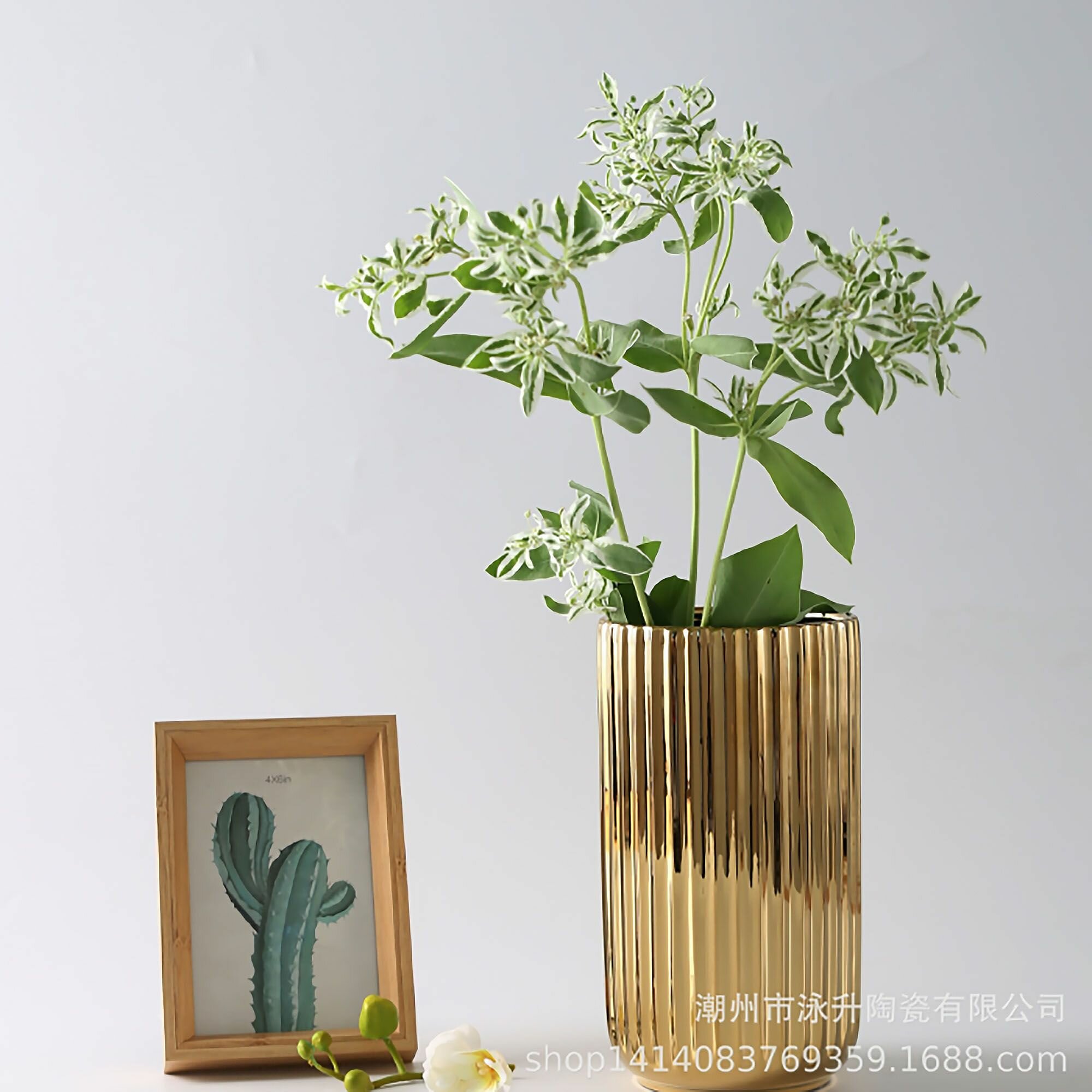 Керамическая ваза декоративная, 18 см