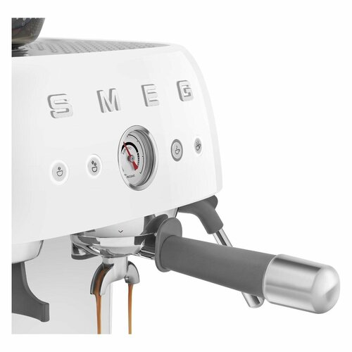 Кофеварка рожкового типа Smeg EGF03WHEU 9499900₽