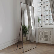 Зеркало в пол в гостиной и прихожей на подставке в раме TODA ALMA, 160х50 см