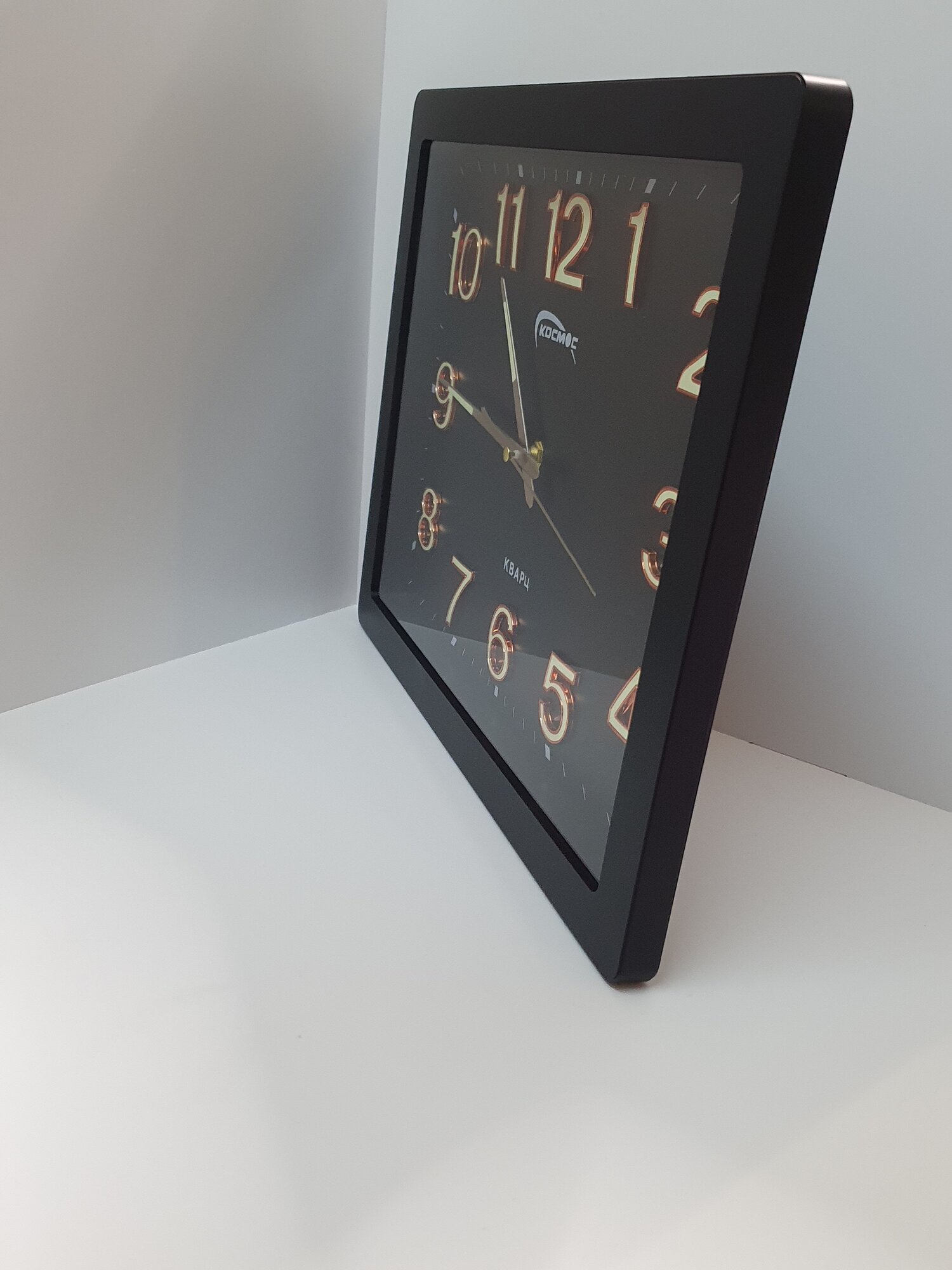 Настенные часы светящиеся в темноте, квадратный классический , 38 см х 30 см, черный/матовый / Батарейка в подарок