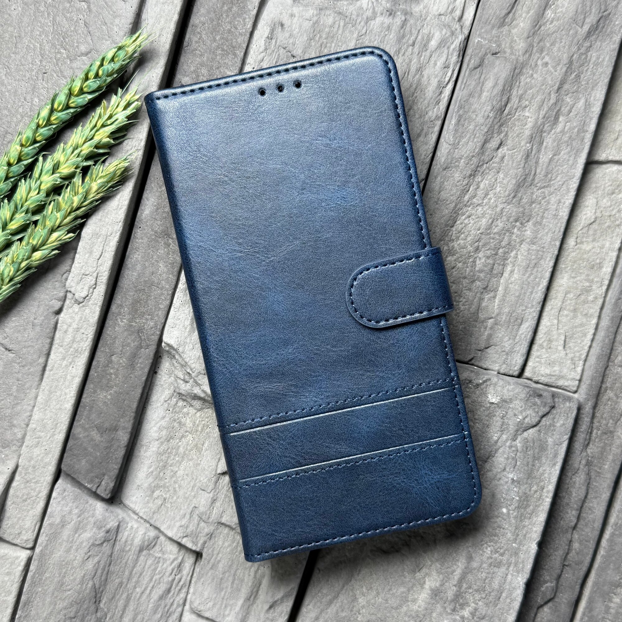 Чехол книжка для Xiaomi Redmi Note 14 Pro Plus 5G / Note 14 Pro+ кожаный с магнитной застежкой / Сяоми Редми Ноут 14 Про+ с хлястиком, с функцией подставки, синий