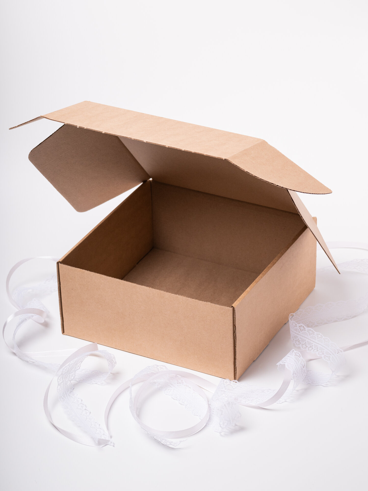 Коробка подарочная, квадратная, белая, светло-розовая, 22x22x10 см — фото 1