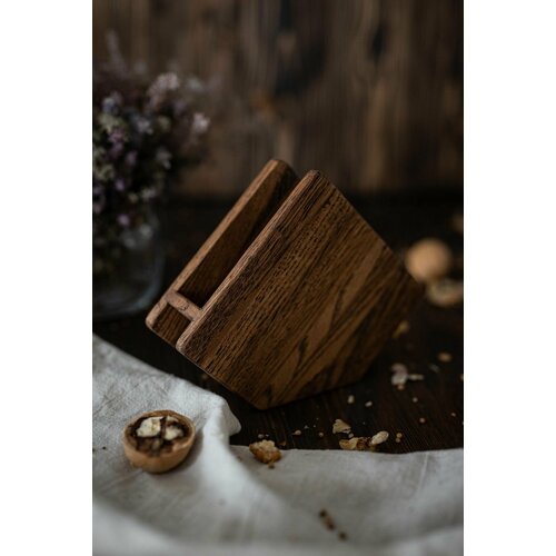 Салфетница тёмная деревянная из массива дуба 165х42х130 мм
