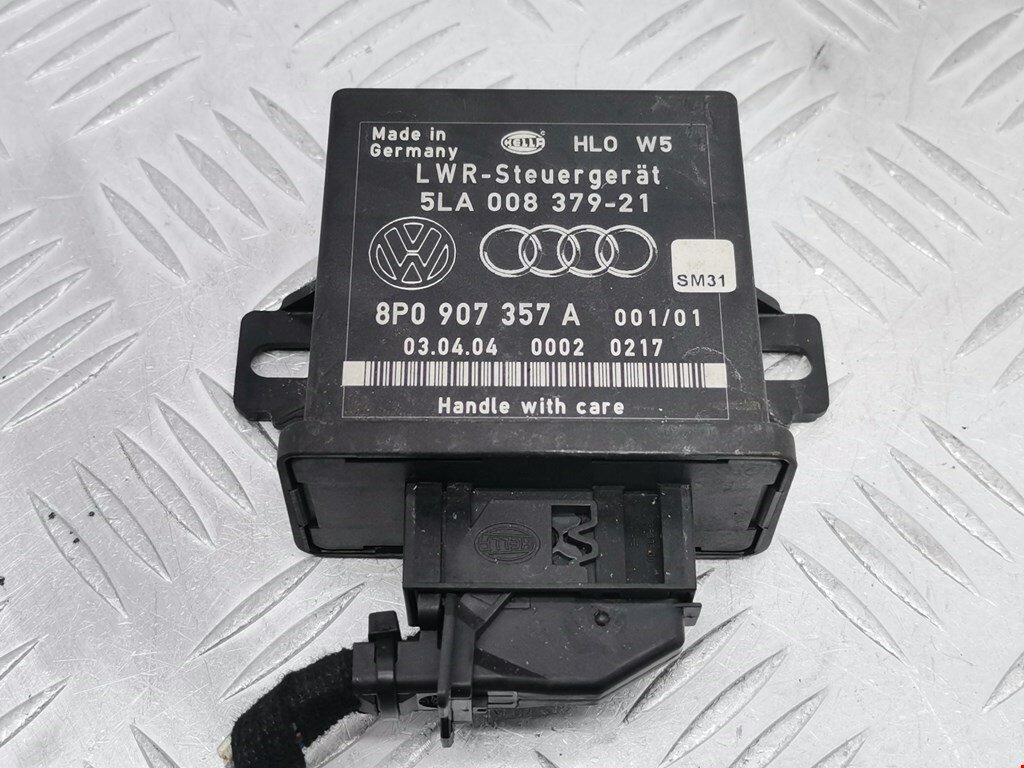 Блок управления светом Audi A6 C6 8P0907357A арт. 1829799
