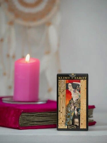 Изображение товара Карты Таро Golden Tarot of Klimt/ Таро золотое климта 78 карт с тиснением золотой фольгой