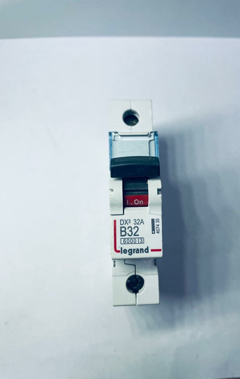 Автоматический выключатель Legrand DX3 1П B32A 6/10kA (автомат электрический) 407435