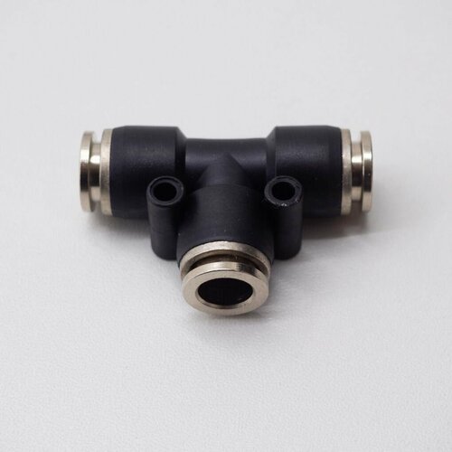 Фитинг пластиковый 8 мм ZEVS 325₽