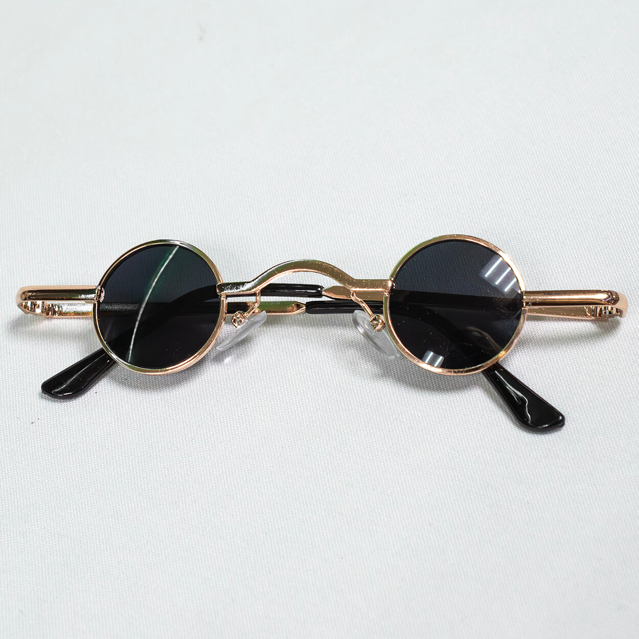 фото Очки Базилио Красные с черной оправой