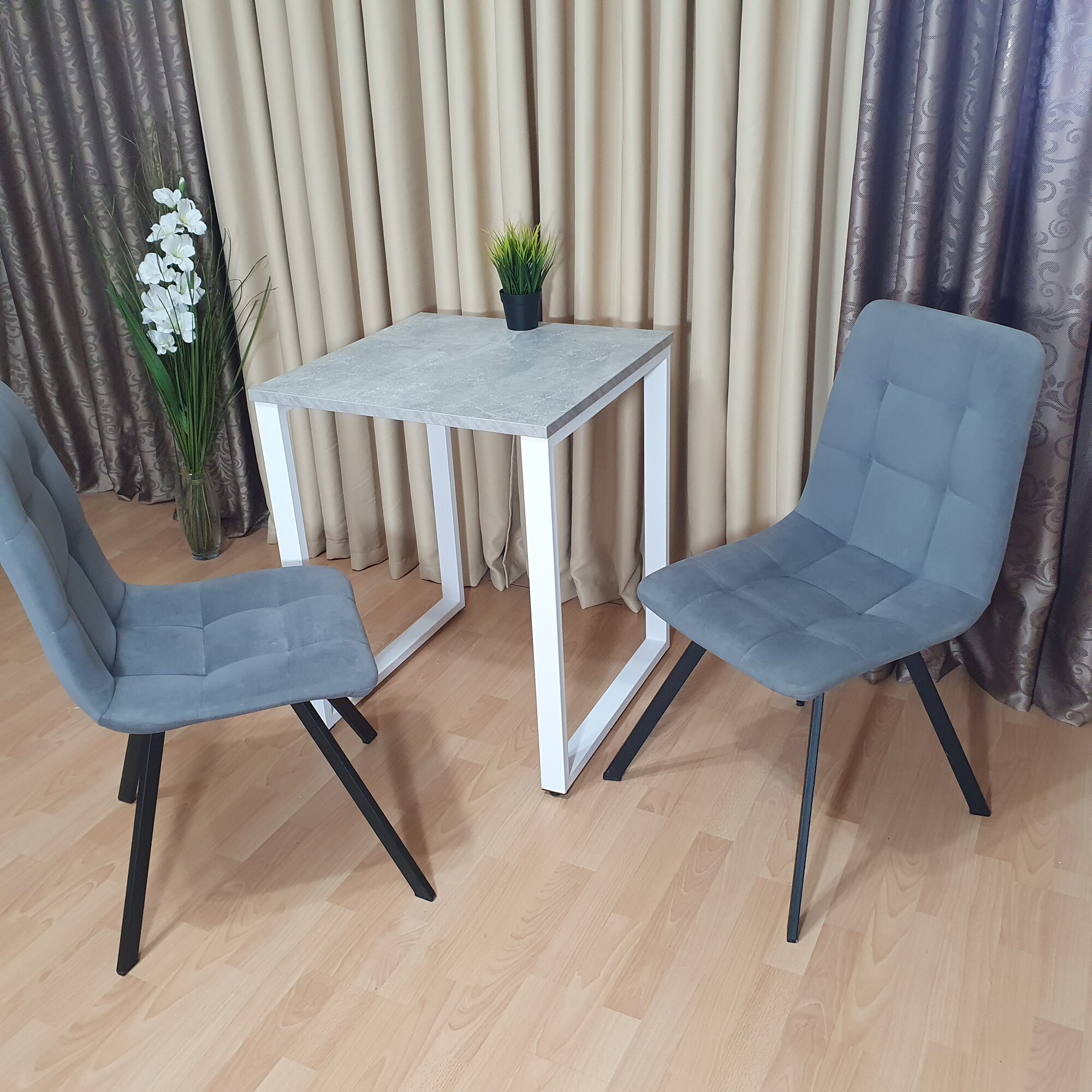 Кухонный стол лофт 60*60 см. Бетон светлый. Белые ножки