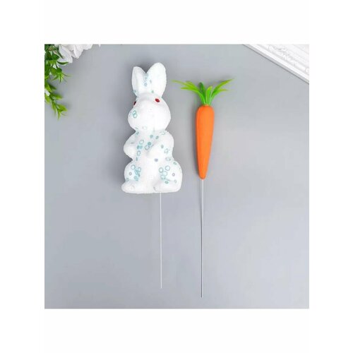 Декор на палочке Кролик в посыпке с кружочками и морковка 531₽