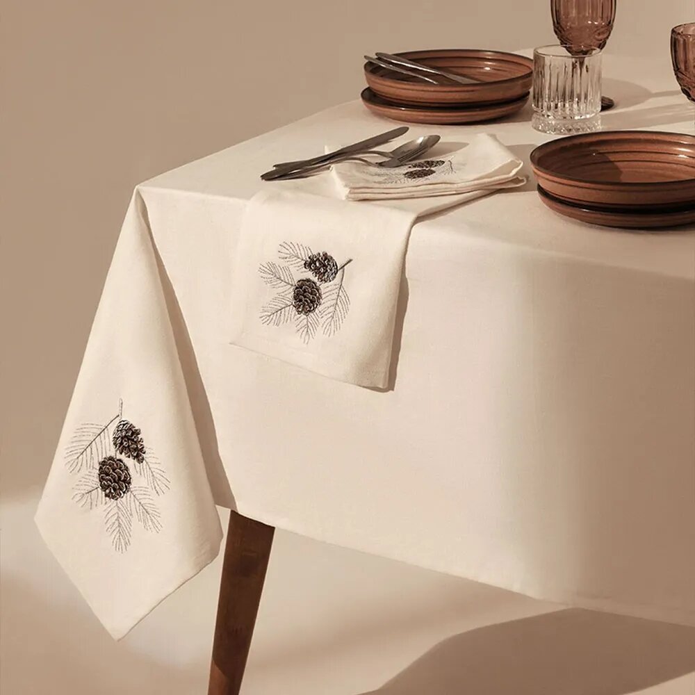 фото Скатерть с вышивкой SL HOME "Новый год" 145х220 лен 100% 360 гр/м2