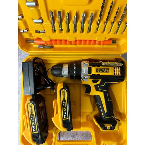 Аккумуляторный шуруповерт 21В с двумя аккумуляторами и кейсом 4150₽