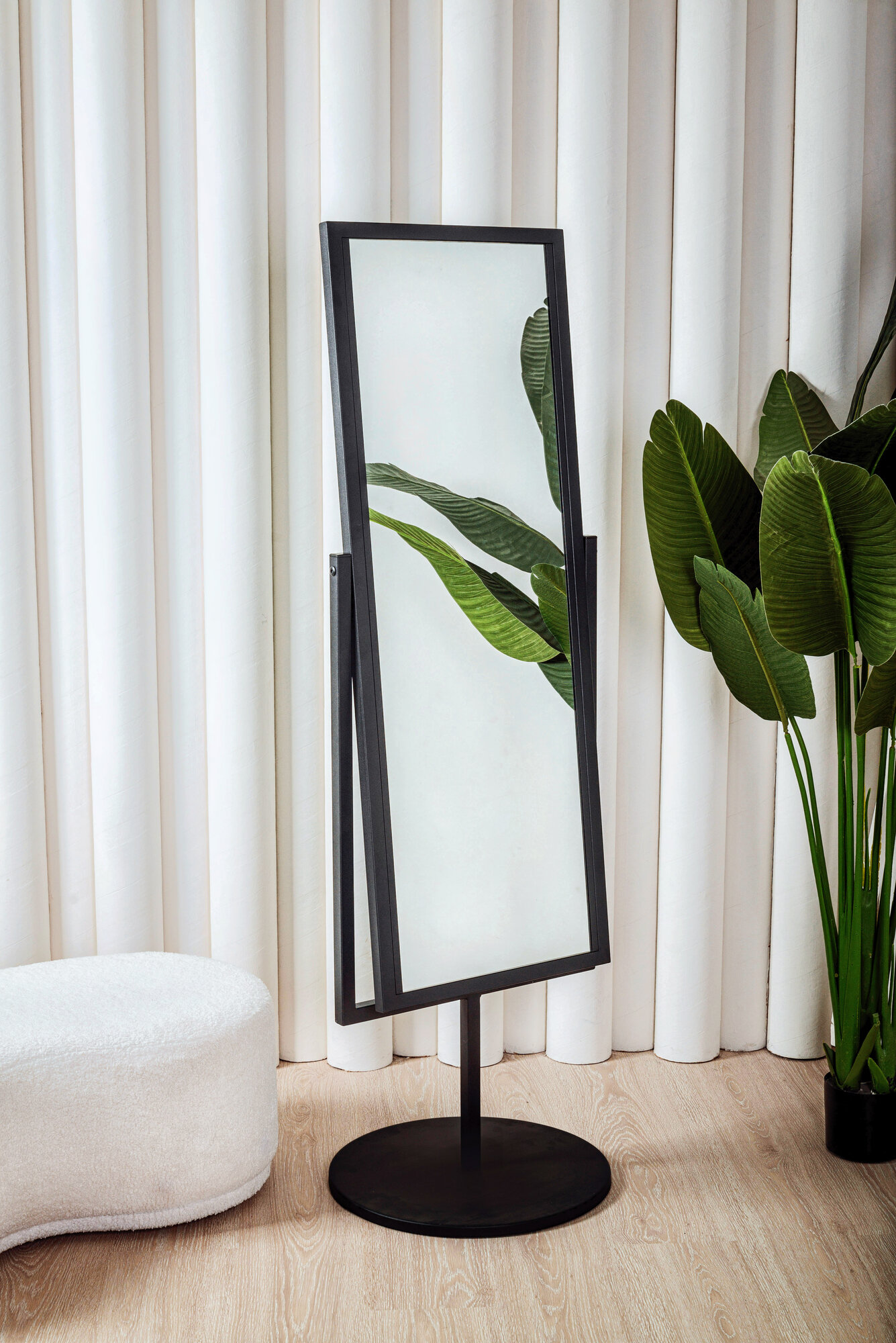 фото Напольное зеркало в полный рост 1150х450 мм