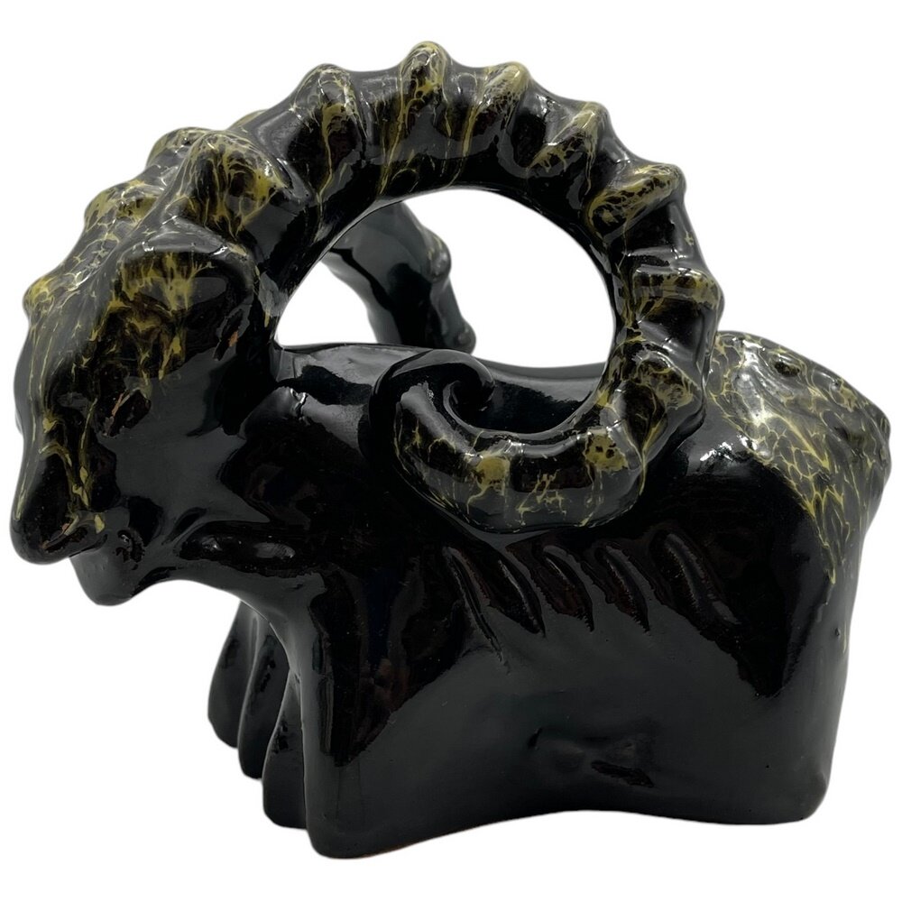 Керамическая статуэтка  Архар  горный баран  1970 1980 гг  СССР