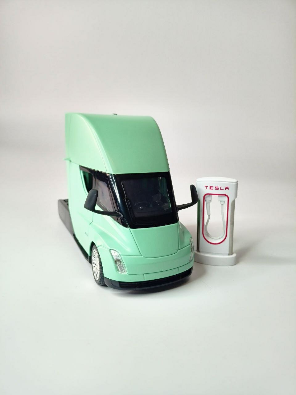 фото Машинка Тесла Кибертрак с трейлером