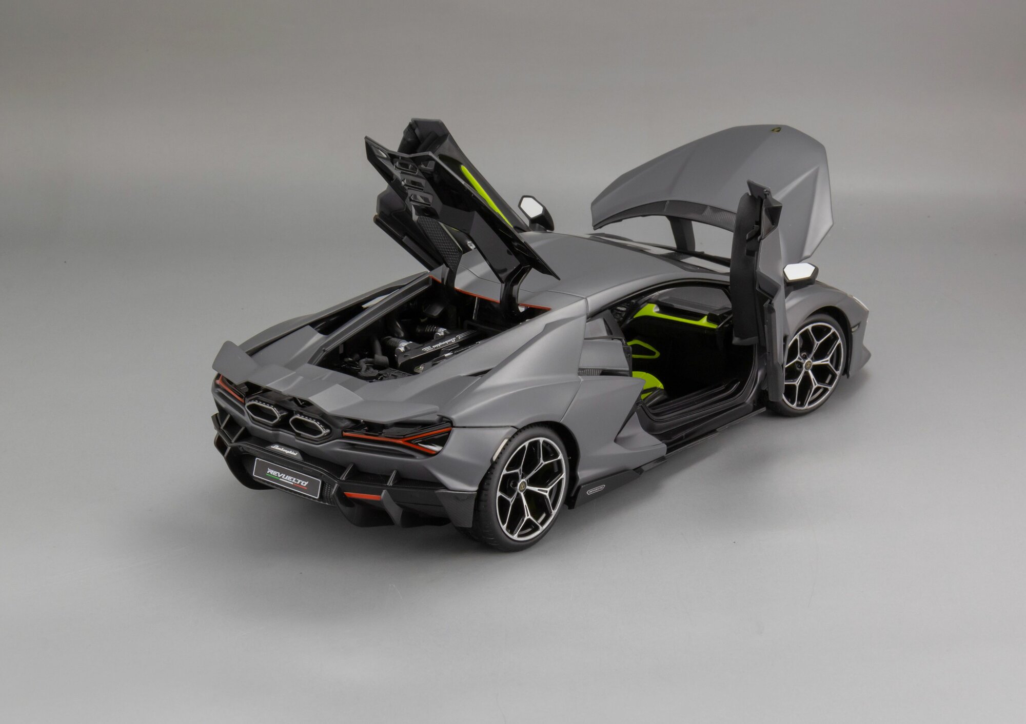 Коллекционная масштабная модель 1:18 Lamborghini Revuelto - 2023 от Maisto — фото 1