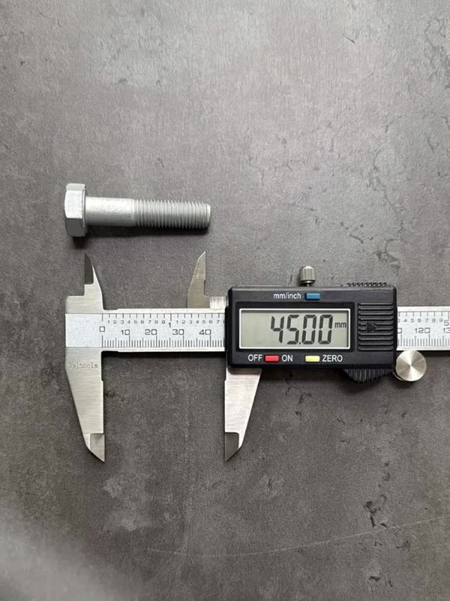 Болт М10х1,25х45 ГОСТ 7798-70, (DIN 960) кл. пр. 10.9, в цинке, высокопрочный, мелкая резьба, уп. - 10 шт. — фото 1