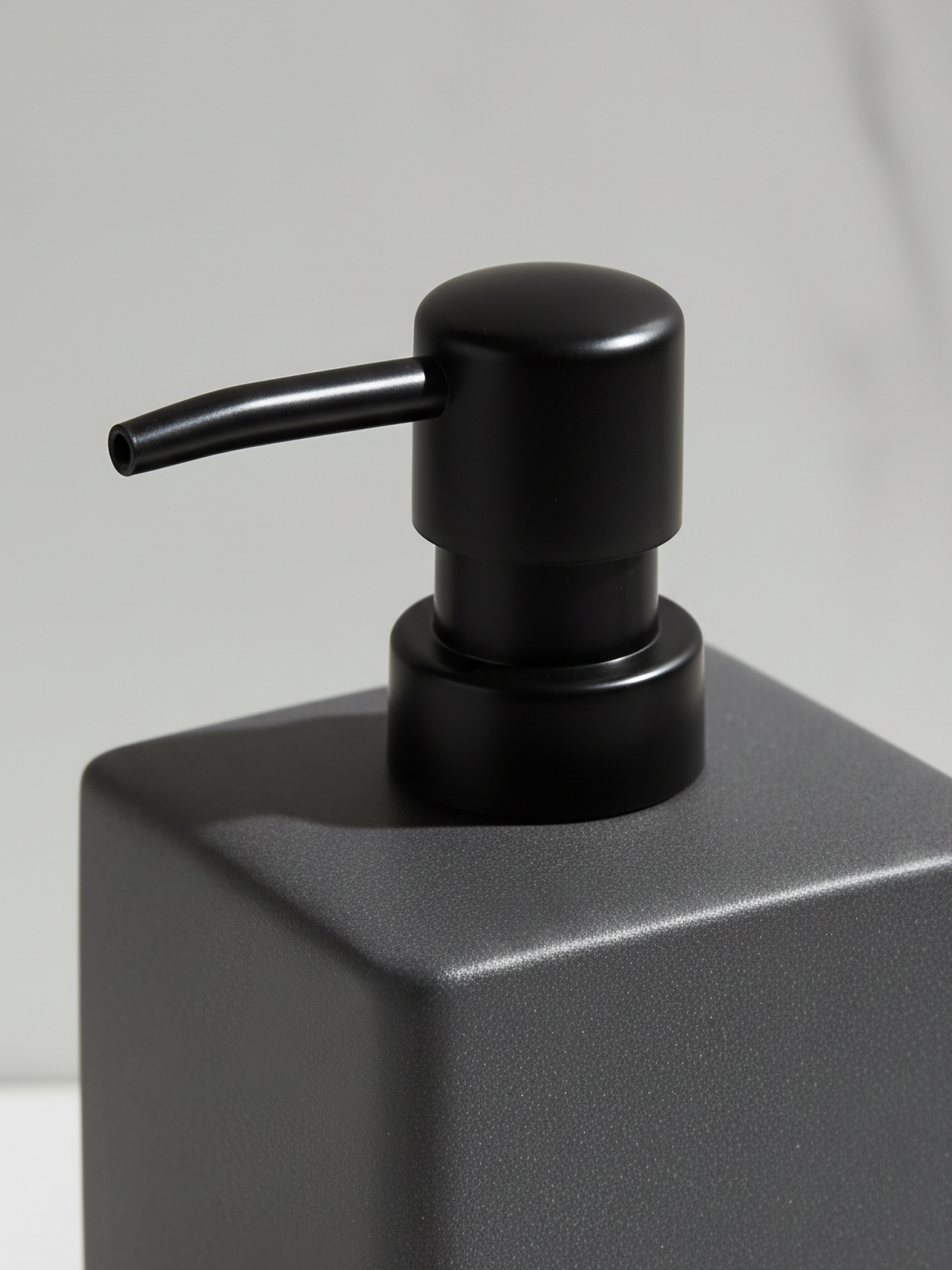 Дозатор для мыла PERFECTO LINEA Seashell paradise серый (35-889001) — фото 1