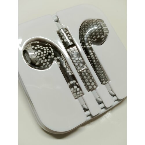 Наушники принт змеиная кожа 49900₽