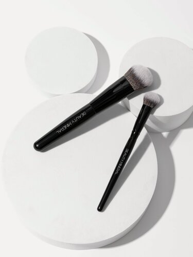 Изображение товара Набор кистей 2 шт. серия Cat Paw - кисть Concealer & Foundation