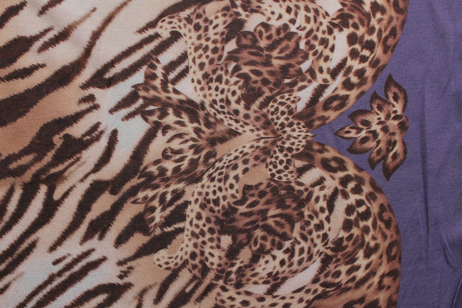 Ткань Трикотаж-стрейч JYC коричнево-кофейный тигр на бледно-фиолетовом, ш140см, 0,5 м