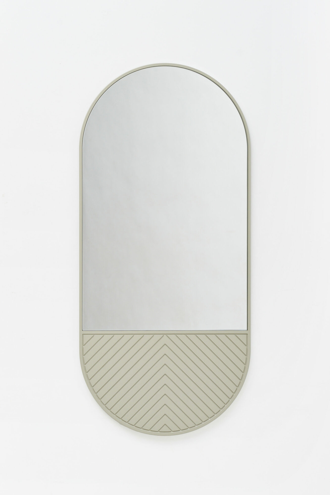 Овальное зеркало с орнаментом Banska Buro