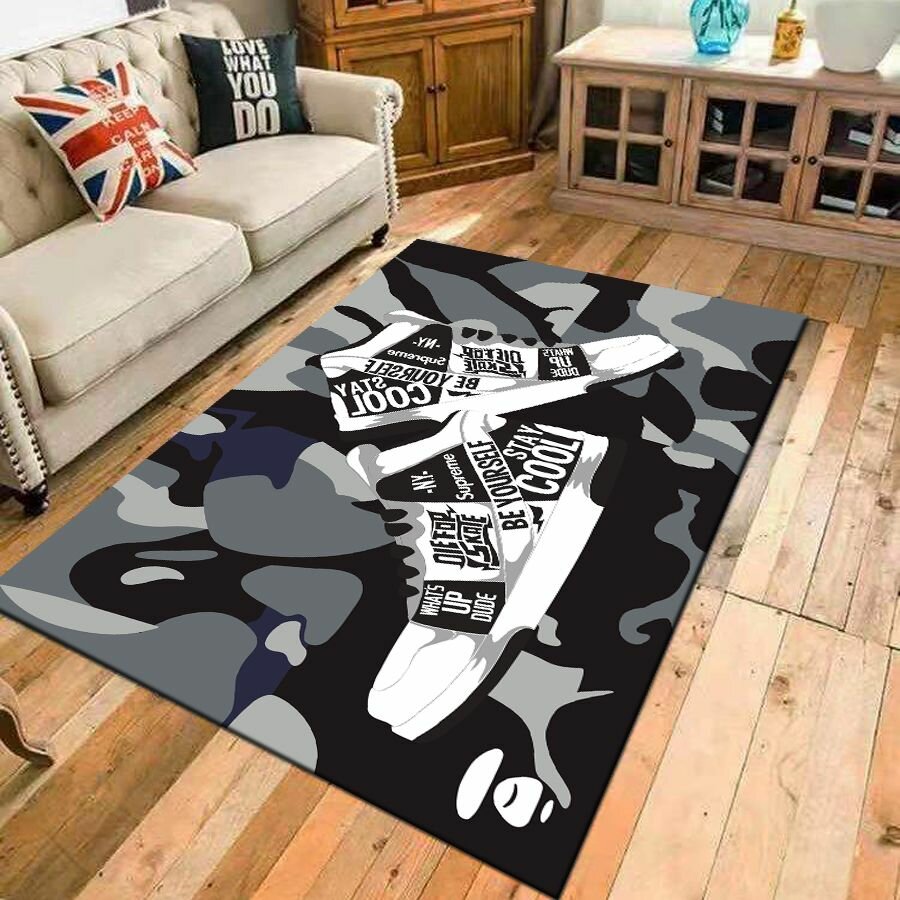 фото Ковер безворсовый "Любимые кроссовки моей бабушки." 120x160см. Коврик универсальный противоскользящий "My grandmother's favorite sneakers."