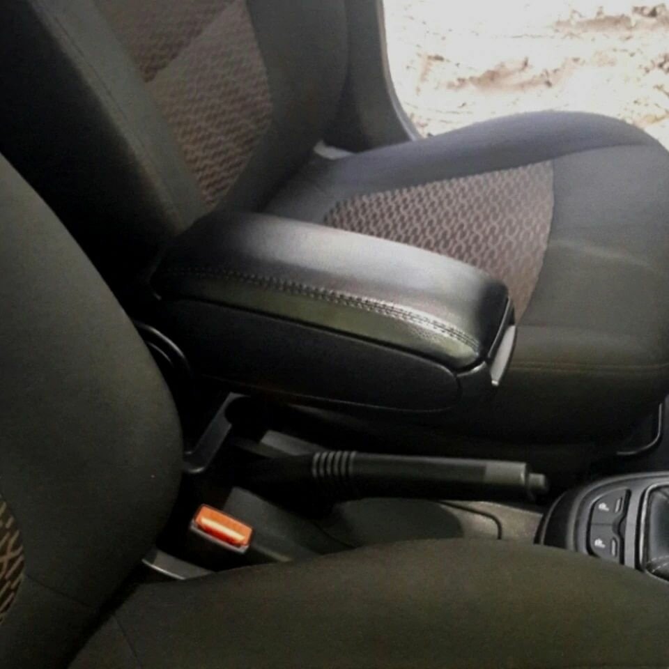 Для Lada Vesta 2015-2024 автомобильный подлокотник с внутренним боксом