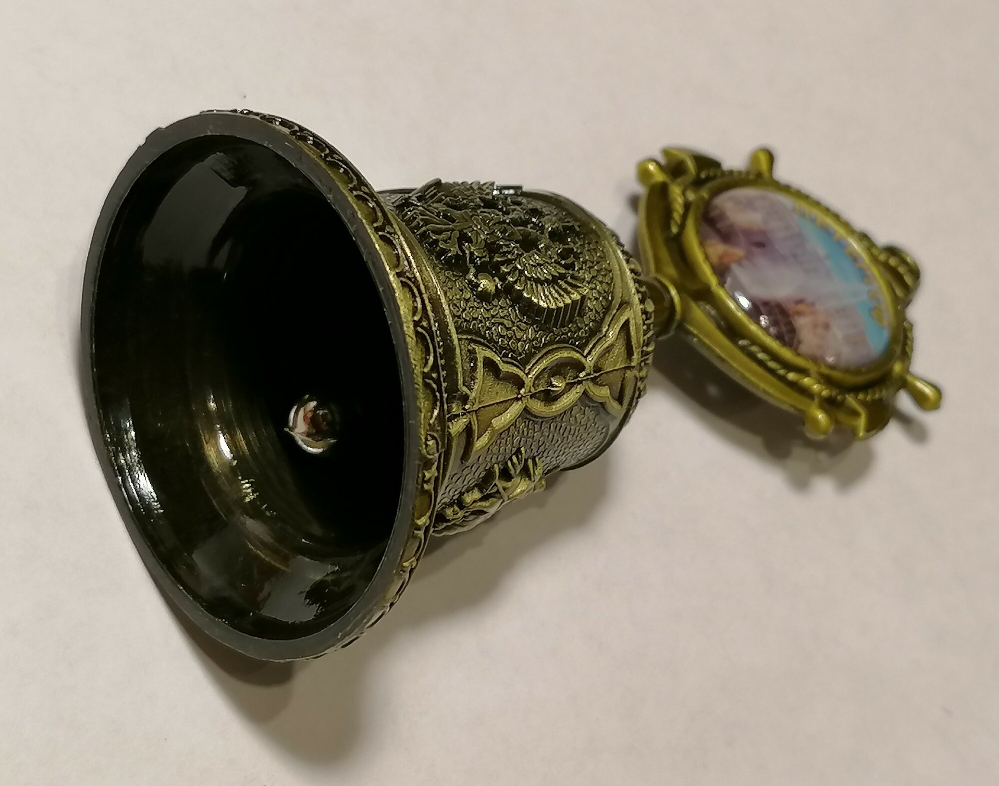 Колокольчик "петергоф", бронза — фото 1