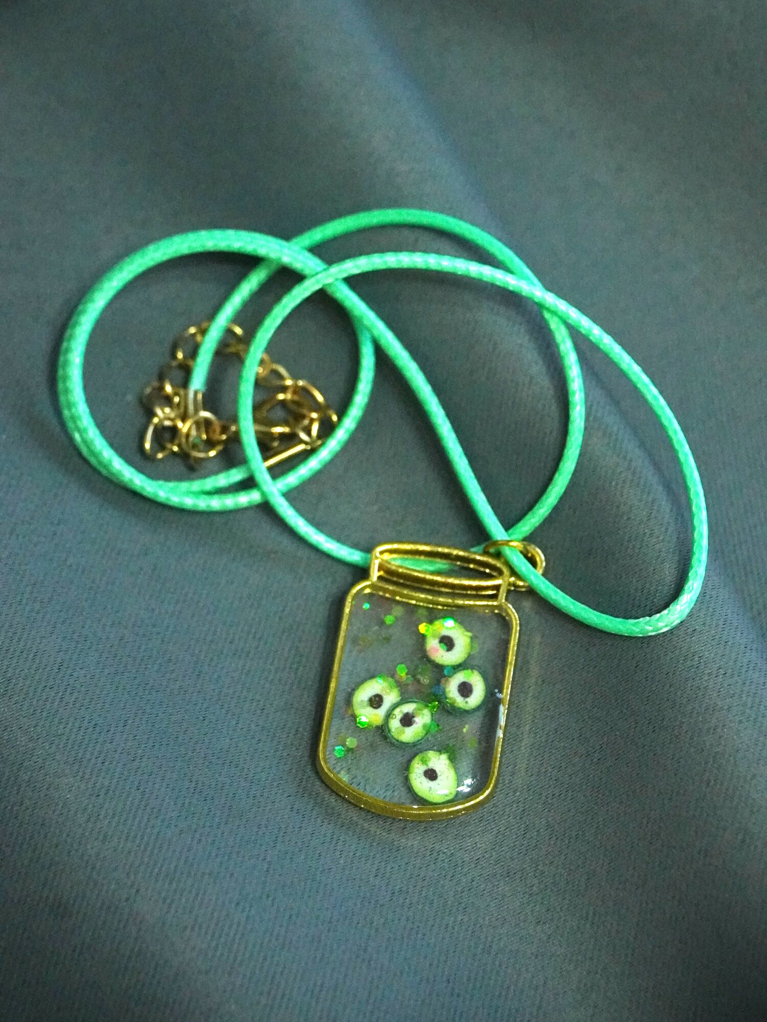 Колье charms_smola, эпоксидная смола, длина 45 см, темно-зеленый