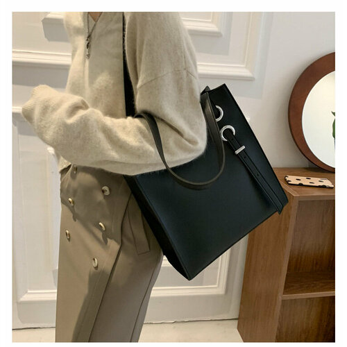 Сумка тоут , фактура гладкая, черный